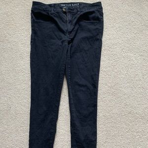 American Eagle black skinny jeans (short)